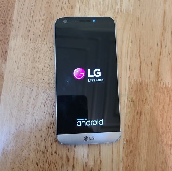Lg g5 cell phone  with otterbox case - Picture 1 of 2